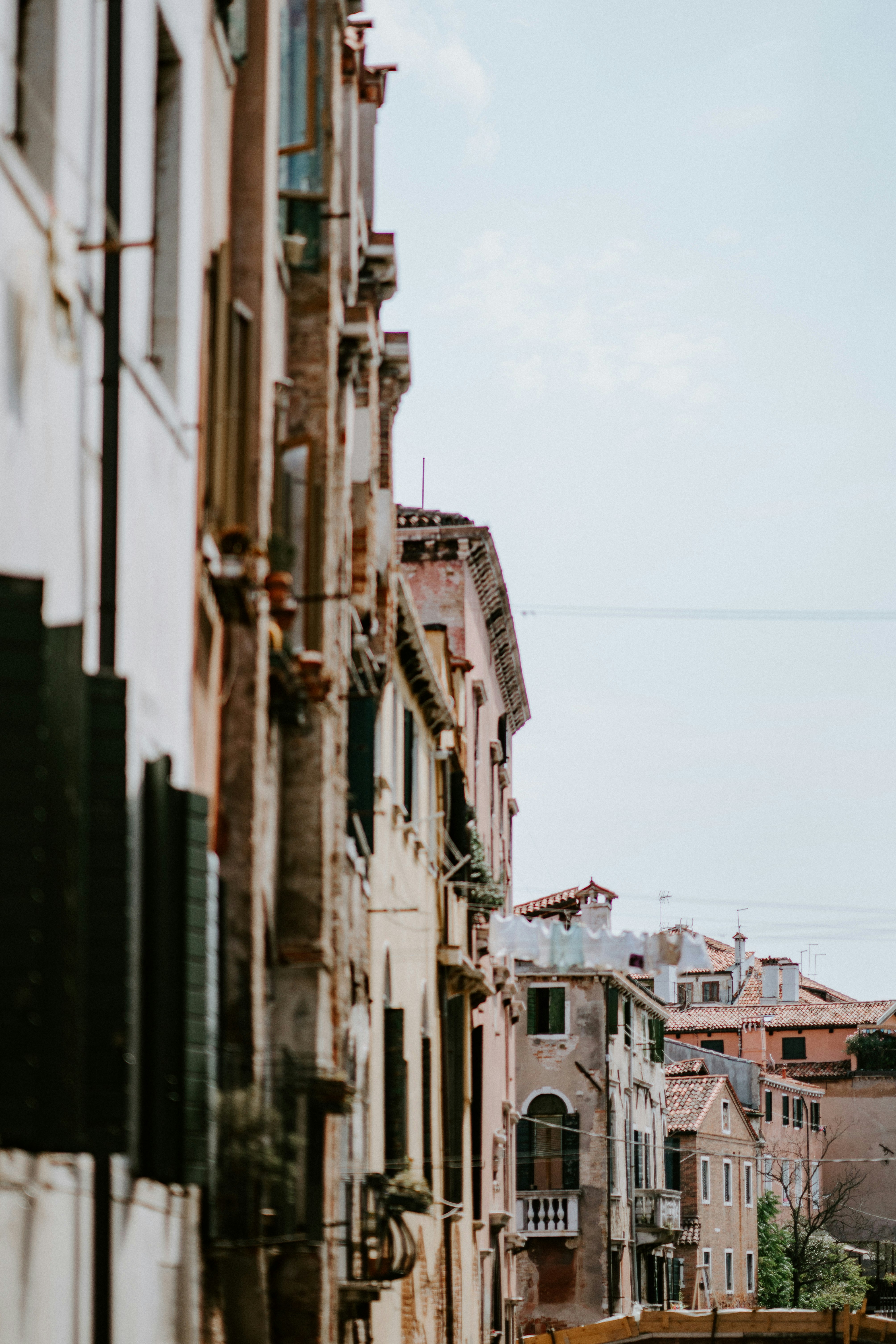 brown concrete houses